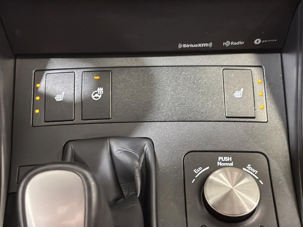 Lexus IS 300 F SPORT TOIT CUIR SIEGES CHAUFFANTS 2024 à Montréal, Québec - 36 - w1024h768px