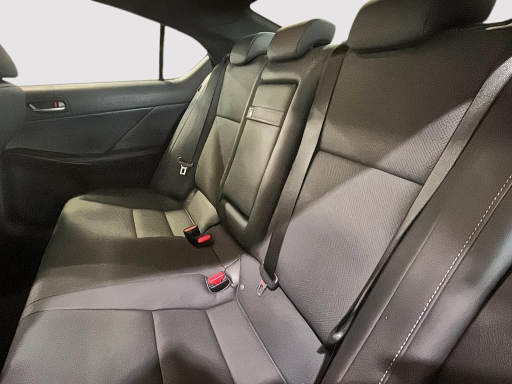 Lexus IS 300 F SPORT TOIT CUIR SIEGES CHAUFFANTS 2024 à Montréal, Québec - 22 - w1024h768px