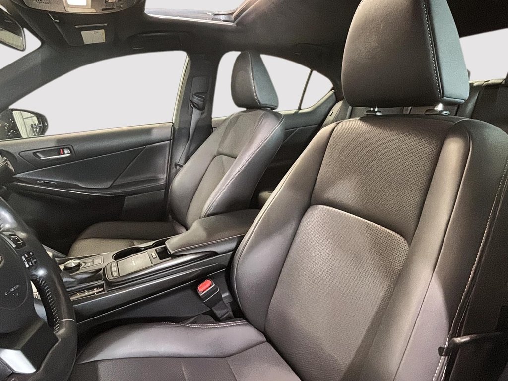 Lexus IS 300 F SPORT TOIT CUIR SIEGES CHAUFFANTS 2024 à Montréal, Québec - 20 - w1024h768px