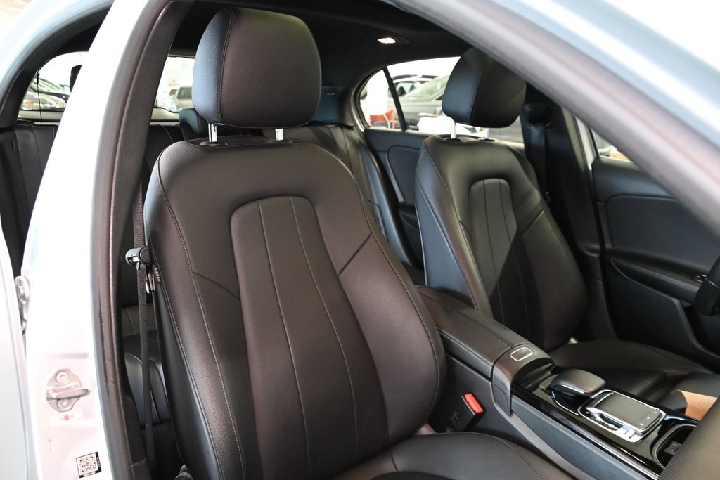 2020 Mercedes-Benz A-Class A 250 4MATIC PREMIUM PACK CUIR TOIT CAMERA CARPLAY in Montréal, Quebec - 15 - w1024h768px