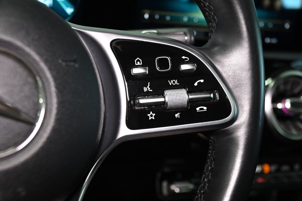 2020 Mercedes-Benz A-Class A 250 4MATIC PREMIUM PACK CUIR TOIT CAMERA CARPLAY in Montréal, Quebec - 29 - w1024h768px