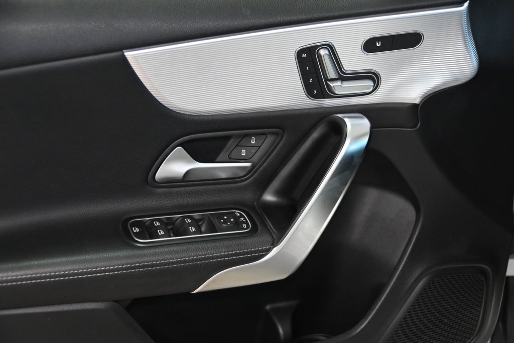 2020 Mercedes-Benz A-Class A 250 4MATIC PREMIUM PACK CUIR TOIT CAMERA CARPLAY in Montréal, Quebec - 21 - w1024h768px