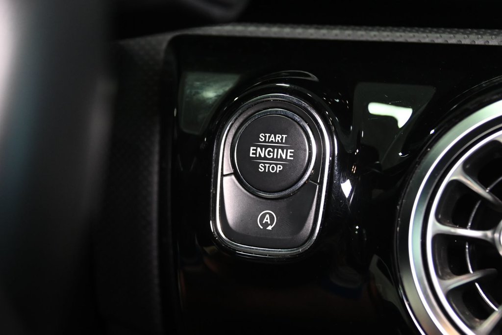 2020 Mercedes-Benz A-Class A 250 4MATIC PREMIUM PACK CUIR TOIT CAMERA CARPLAY in Montréal, Quebec - 25 - w1024h768px