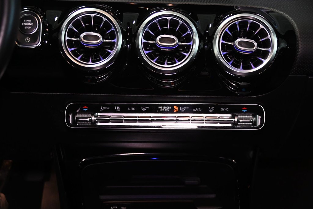 2020 Mercedes-Benz A-Class A 250 4MATIC PREMIUM PACK CUIR TOIT CAMERA CARPLAY in Montréal, Quebec - 36 - w1024h768px
