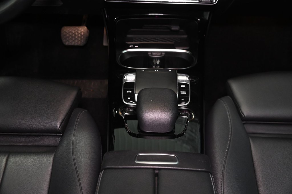 2020 Mercedes-Benz A-Class A 250 4MATIC PREMIUM PACK CUIR TOIT CAMERA CARPLAY in Montréal, Quebec - 37 - w1024h768px
