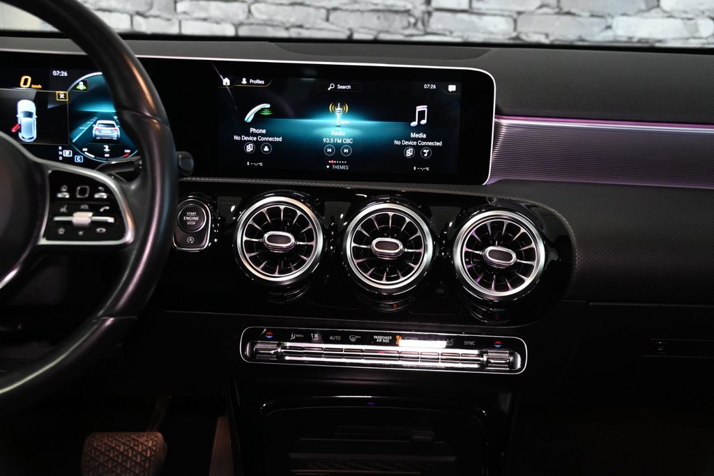 2020 Mercedes-Benz A-Class A 250 4MATIC PREMIUM PACK CUIR TOIT CAMERA CARPLAY in Montréal, Quebec - 33 - w1024h768px