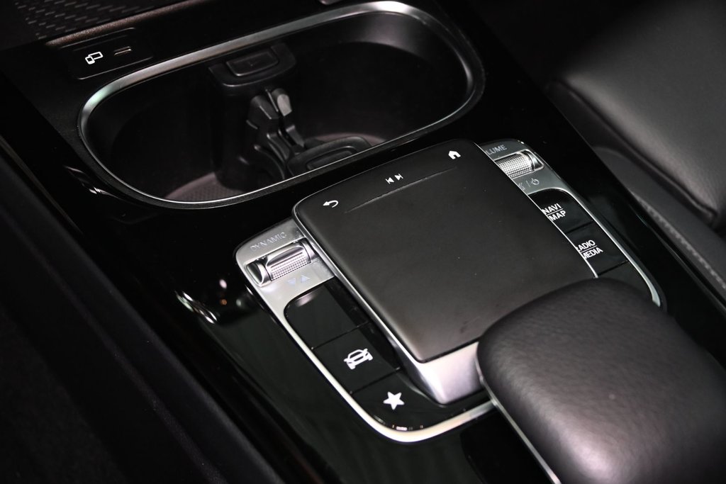 2020 Mercedes-Benz A-Class A 250 4MATIC PREMIUM PACK CUIR TOIT CAMERA CARPLAY in Montréal, Quebec - 24 - w1024h768px