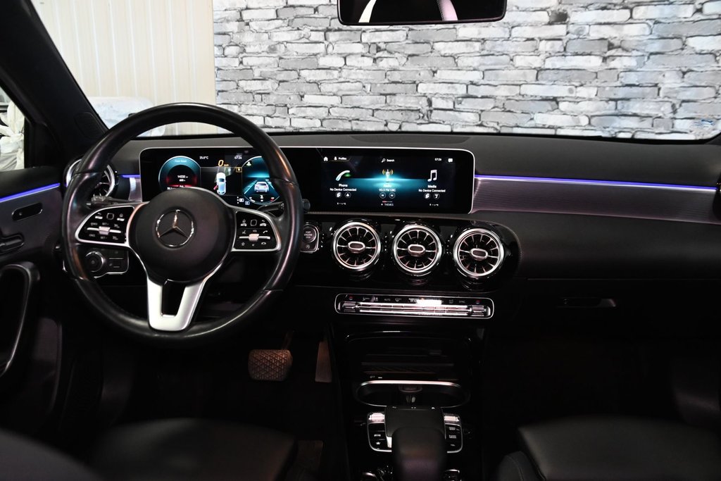 2020 Mercedes-Benz A-Class A 250 4MATIC PREMIUM PACK CUIR TOIT CAMERA CARPLAY in Montréal, Quebec - 32 - w1024h768px