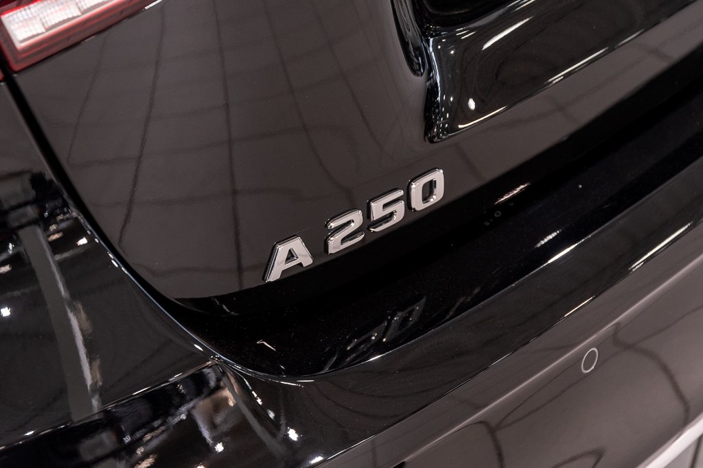 2022 Mercedes-Benz A-Class A 250 4MATIC NIGHT PACKAGE CUIR TOIT NAV CAMERA in Montréal, Quebec - 14 - w1024h768px