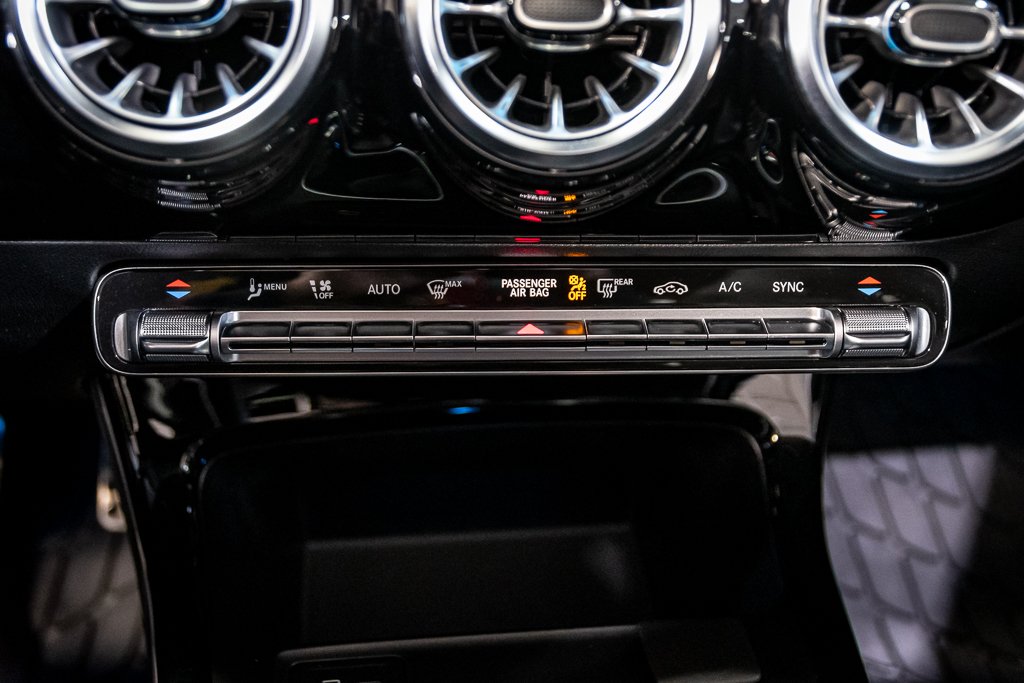 2022 Mercedes-Benz A-Class A 250 4MATIC NIGHT PACKAGE CUIR TOIT NAV CAMERA in Montréal, Quebec - 29 - w1024h768px