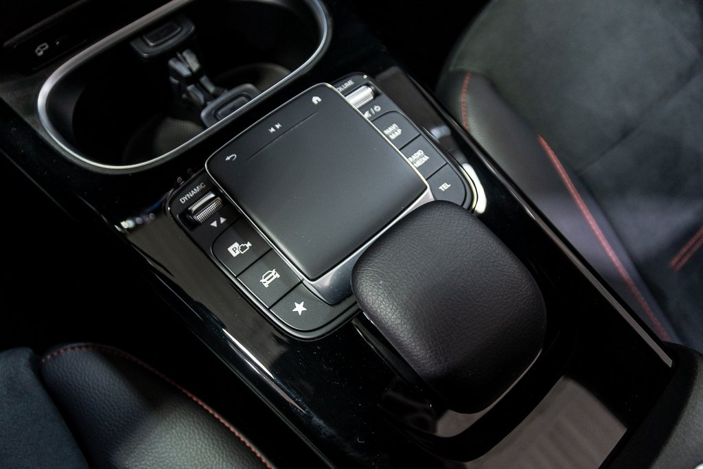 2022 Mercedes-Benz A-Class A 250 4MATIC NIGHT PACKAGE CUIR TOIT NAV CAMERA in Montréal, Quebec - 30 - w1024h768px