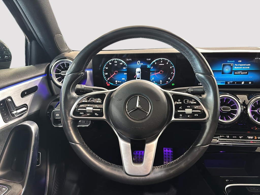 2022 Mercedes-Benz A-Class A 220 4MATIC AMG Night Package, TOIT CUIR in Montréal, Quebec - 10 - w1024h768px