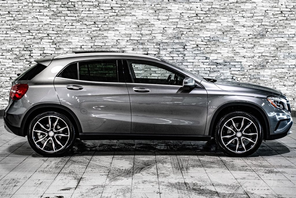 2017 Mercedes-Benz GLA 250 4MATIC TOIT PANO CUIR CAMERA in Montréal, Quebec - 11 - w1024h768px