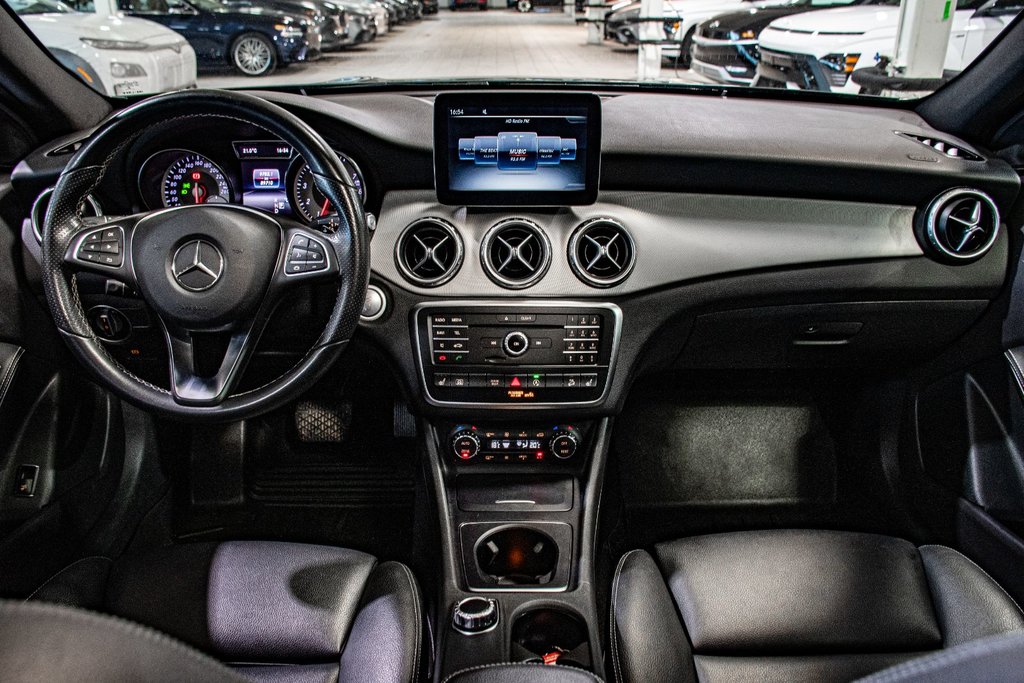 2017 Mercedes-Benz GLA 250 4MATIC TOIT PANO CUIR CAMERA in Montréal, Quebec - 5 - w1024h768px