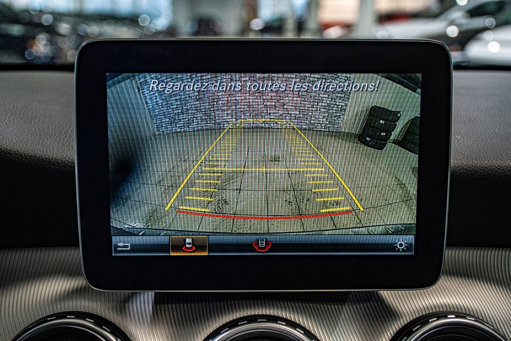 2017 Mercedes-Benz GLA 250 4MATIC TOIT PANO CUIR CAMERA in Montréal, Quebec - 25 - w1024h768px