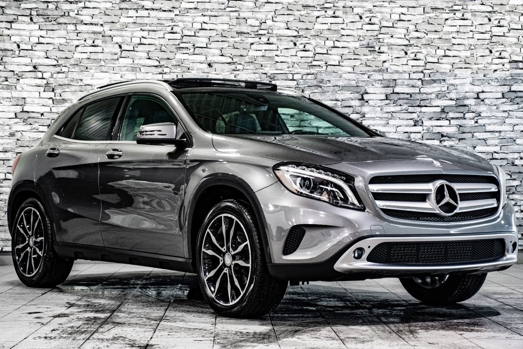 2017 Mercedes-Benz GLA 250 4MATIC TOIT PANO CUIR CAMERA in Montréal, Quebec - 9 - w1024h768px
