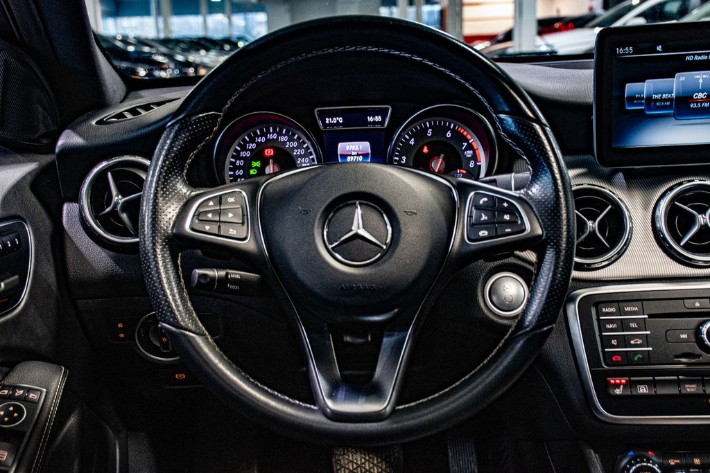 2017 Mercedes-Benz GLA 250 4MATIC TOIT PANO CUIR CAMERA in Montréal, Quebec - 32 - w1024h768px