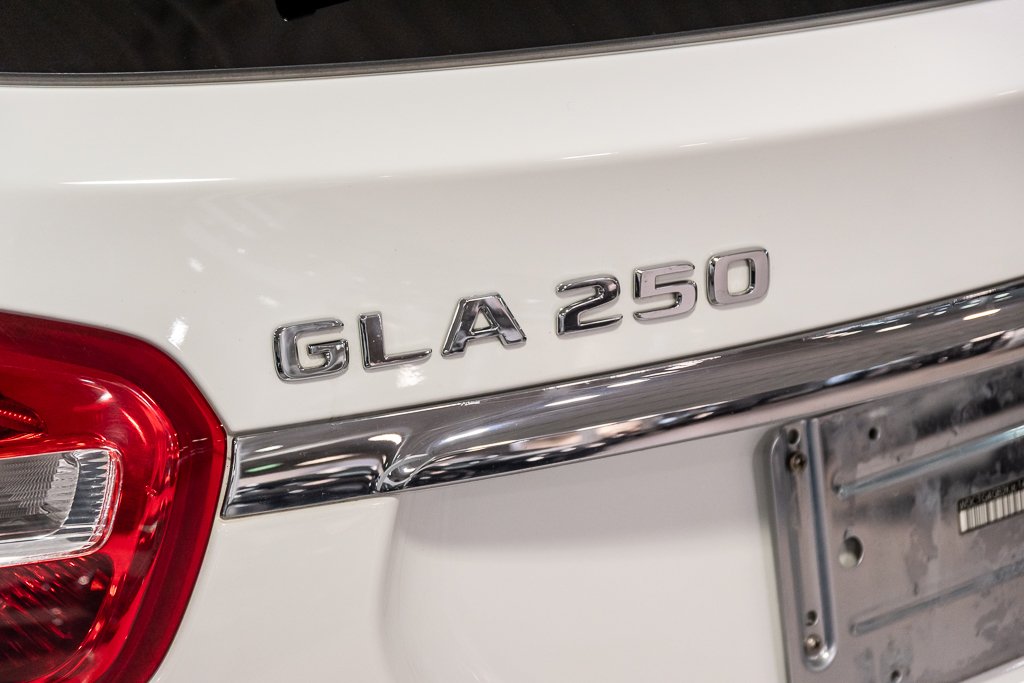 Mercedes-Benz GLA 250 4MATIC CUIR CAMERA 2019 à Montréal, Québec - 13 - w1024h768px