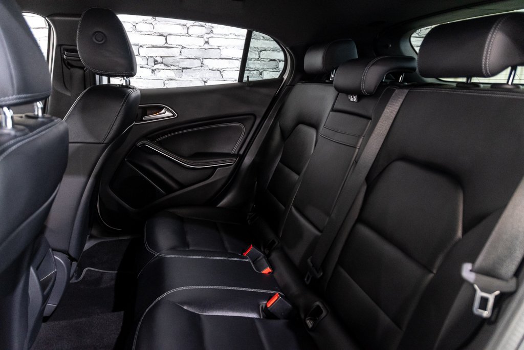 Mercedes-Benz GLA 250 4MATIC CUIR CAMERA 2019 à Montréal, Québec - 22 - w1024h768px