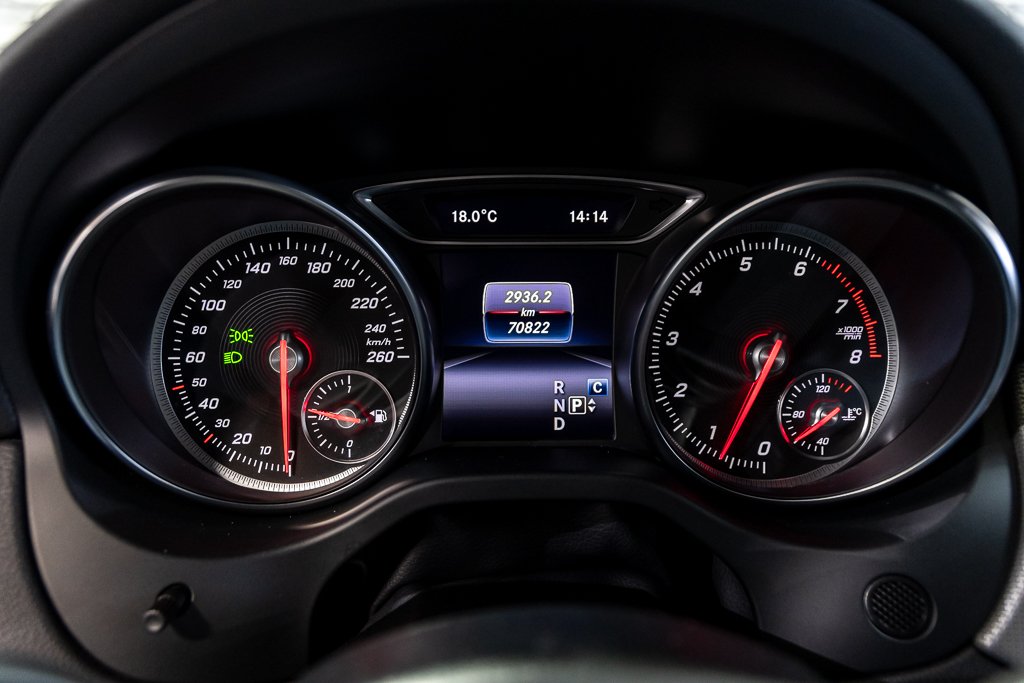 Mercedes-Benz GLA 250 4MATIC CUIR CAMERA 2019 à Montréal, Québec - 23 - w1024h768px