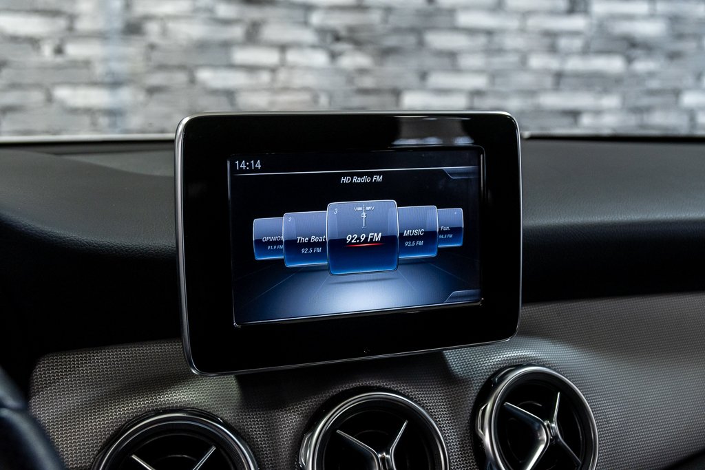 Mercedes-Benz GLA 250 4MATIC CUIR CAMERA 2019 à Montréal, Québec - 24 - w1024h768px