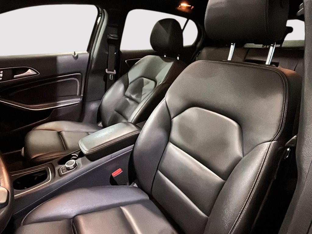 Mercedes-Benz GLA 250 AMG NIGHT PKG 4MATIC CUIR CAMERA 2020 à Montréal, Québec - 19 - w1024h768px