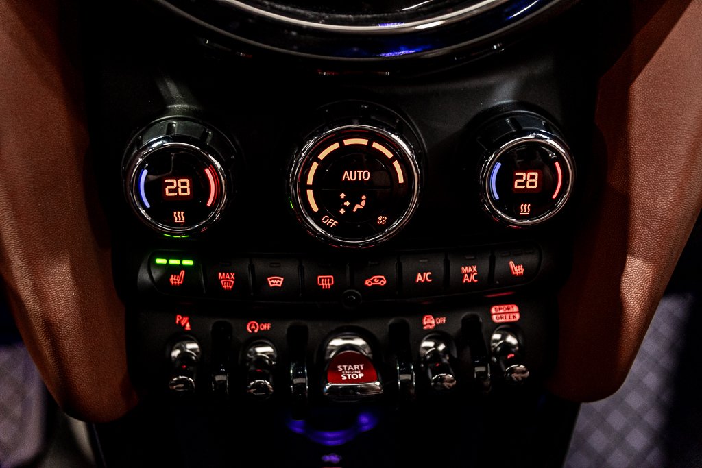 MINI 3 Door John Cooper Works Multitone Roof Cuir Toit Camera 2024 à Montréal, Québec - 25 - w1024h768px