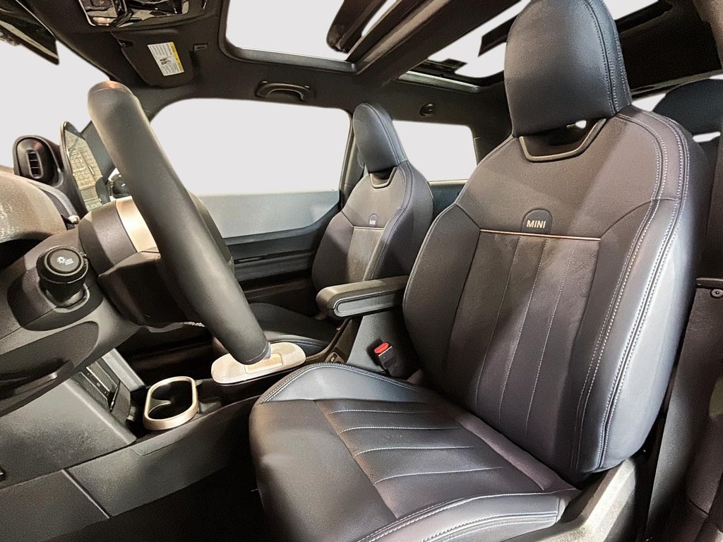 MINI 3 Door Cooper S PREMIER+FAVORED STYLE TOIT HARMON KARDON 2025 à Montréal, Québec - 16 - w1024h768px