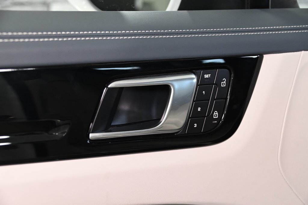 Porsche Cayenne PLATINUM EDIT PREMIUM PACKAGE BOSE HUD CAM360 TOIT 2023 à Montréal, Québec - 14 - w1024h768px