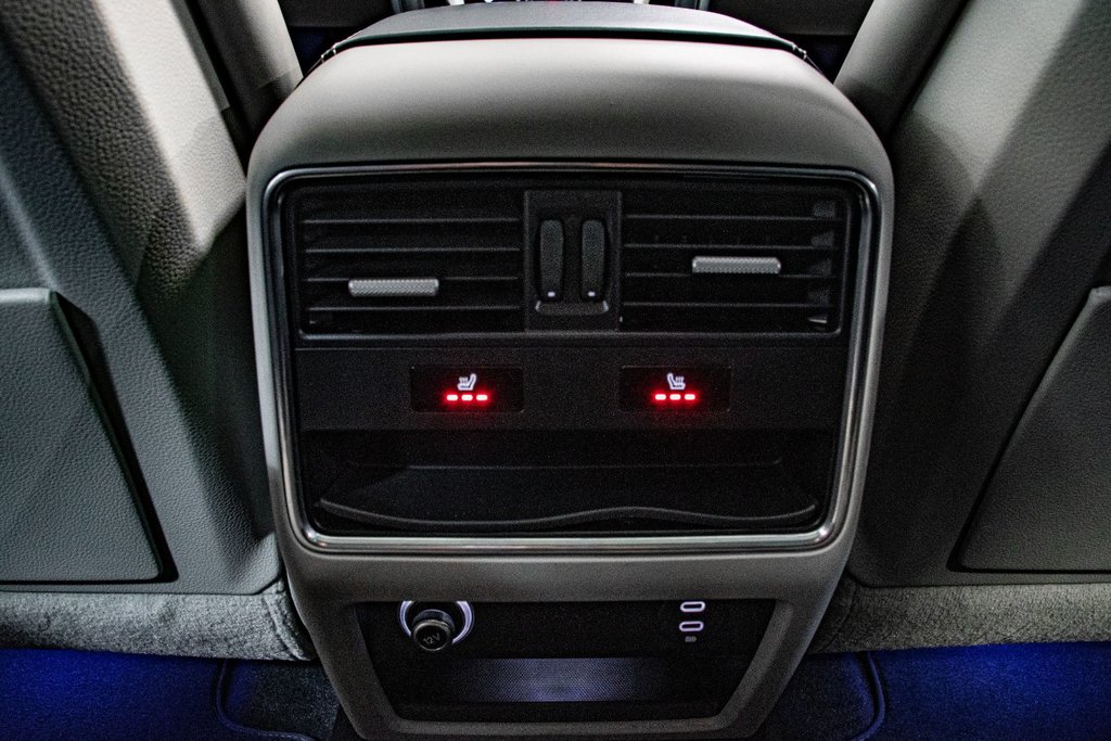 2023 Porsche Cayenne PLATINUM EDIT PREMIUM PACKAGE BOSE HUD CAM360 TOIT in Montréal, Quebec - 38 - w1024h768px
