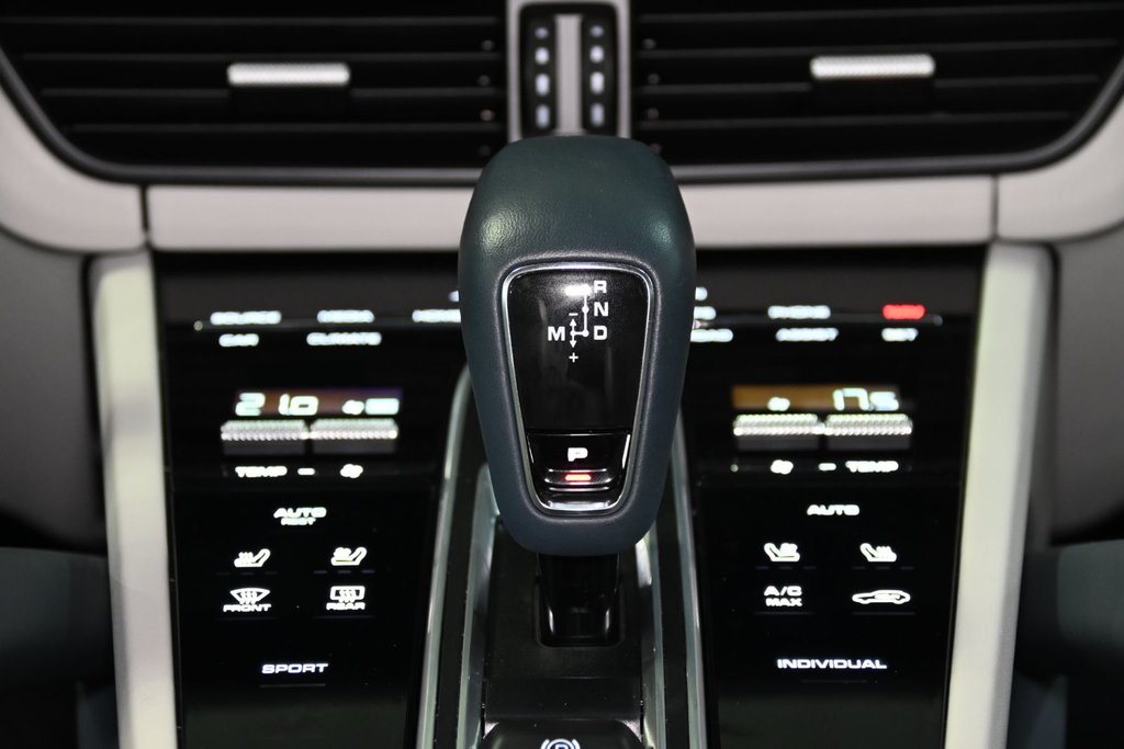 Porsche Cayenne PLATINUM EDIT PREMIUM PACKAGE BOSE HUD CAM360 TOIT 2023 à Montréal, Québec - 39 - w1024h768px