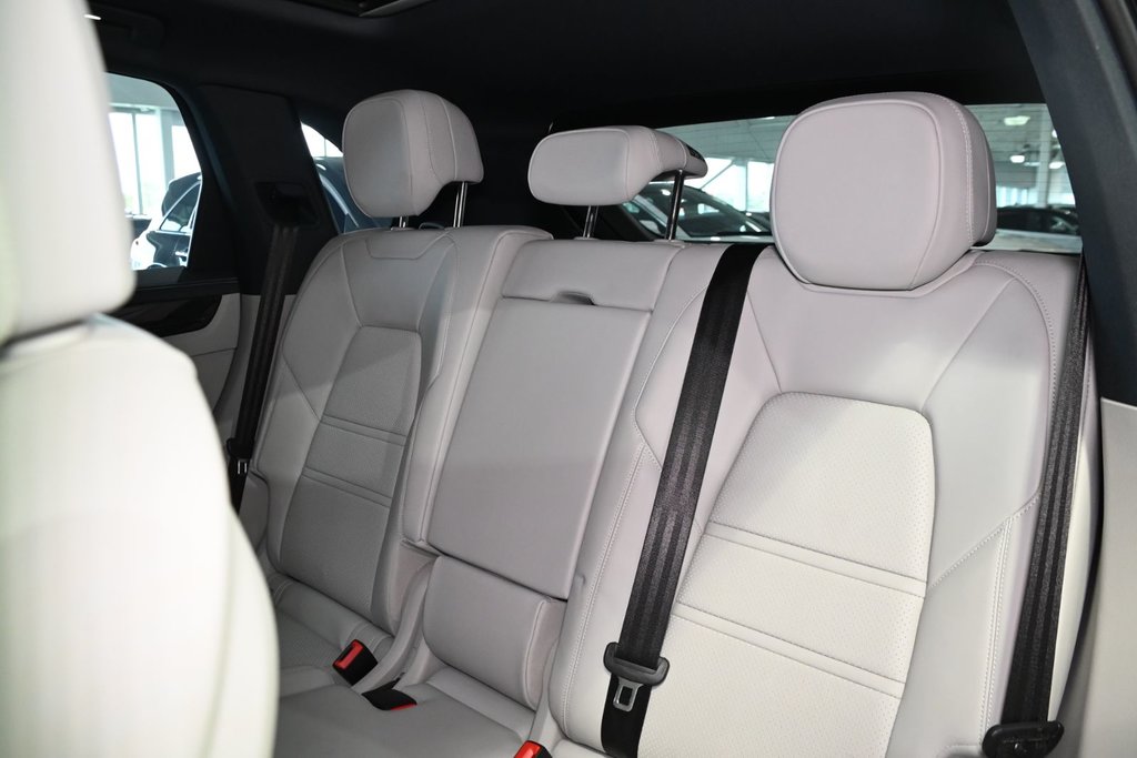 Porsche Cayenne PLATINUM EDIT PREMIUM PACKAGE BOSE HUD CAM360 TOIT 2023 à Montréal, Québec - 19 - w1024h768px