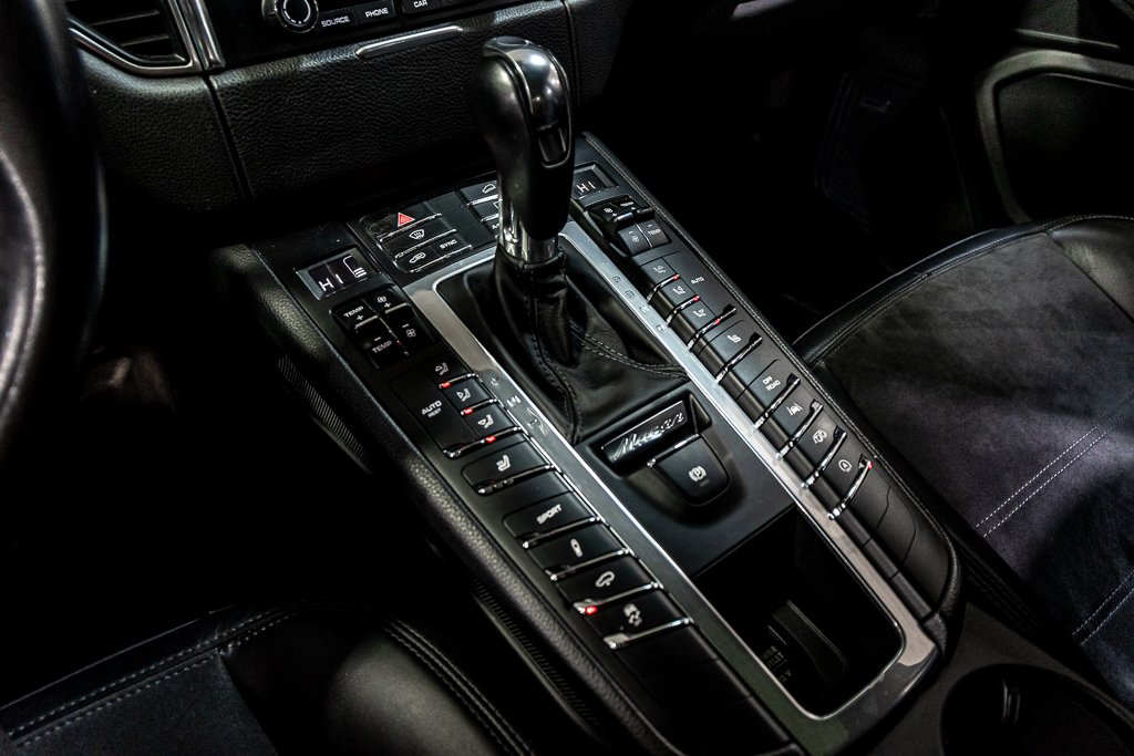 2018 Porsche Macan GTS AWD BOSE SUSPENSION AJUSTABLE TOIT PANO CAM in Montréal, Quebec - 24 - w1024h768px