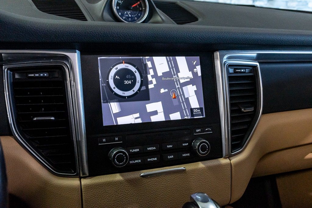 2018 Porsche Macan AWD PREMIUM PKG BOSE NAV TOIT PANO CAM in Montréal, Quebec - 24 - w1024h768px