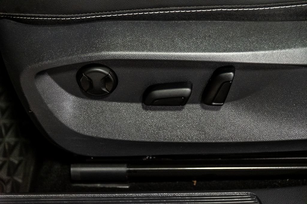 Volkswagen Taos HIGHLINE TOIT SIEGES REFREGERÉS ET CHAUFFANTS NAVI 2023 à Montréal, Québec - 19 - w1024h768px