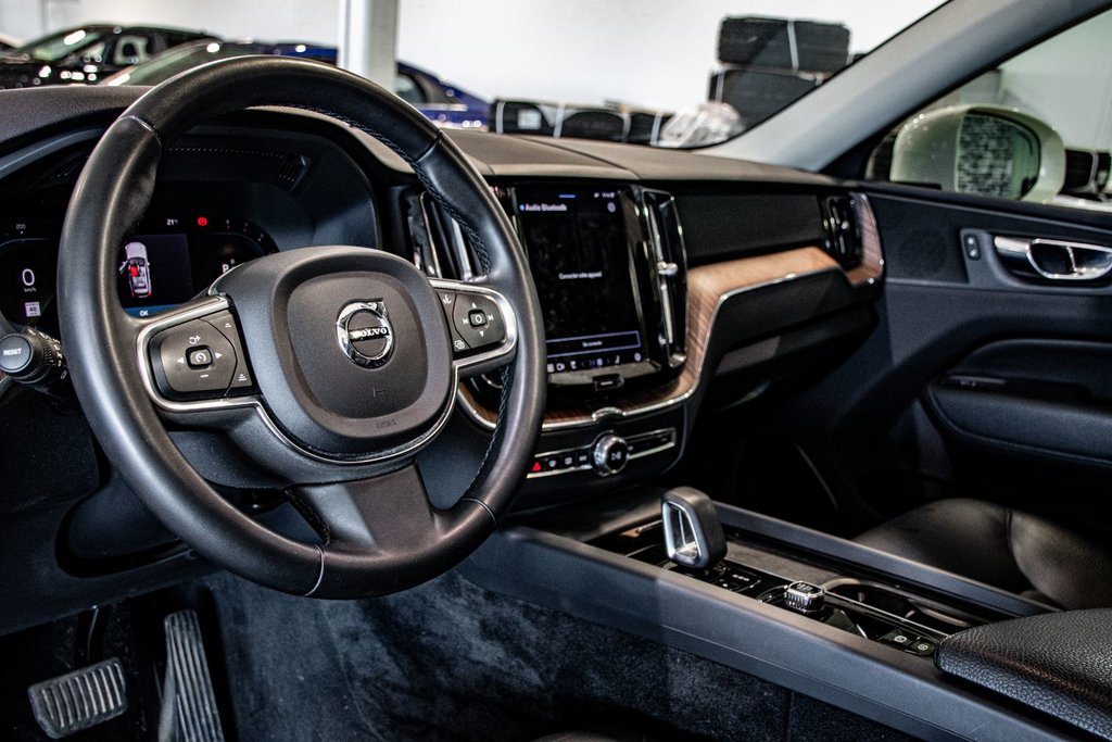 Volvo XC60 B6 MOMENTUM AWD CUIR TOIT PANO NAV CAMERA 2022 à Montréal, Québec - 18 - w1024h768px