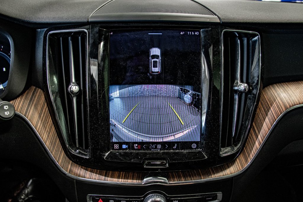 Volvo XC60 B6 MOMENTUM AWD CUIR TOIT PANO NAV CAMERA 2022 à Montréal, Québec - 28 - w1024h768px
