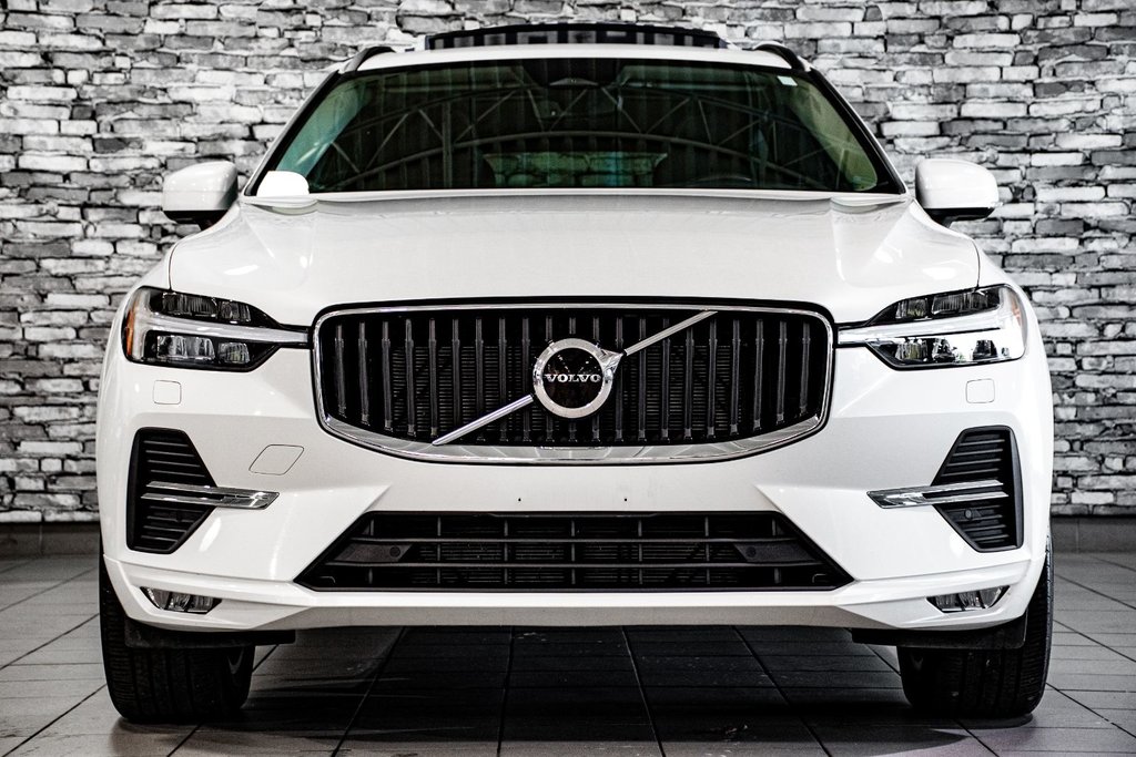 Volvo XC60 B6 MOMENTUM AWD CUIR TOIT PANO NAV CAMERA 2022 à Montréal, Québec - 2 - w1024h768px