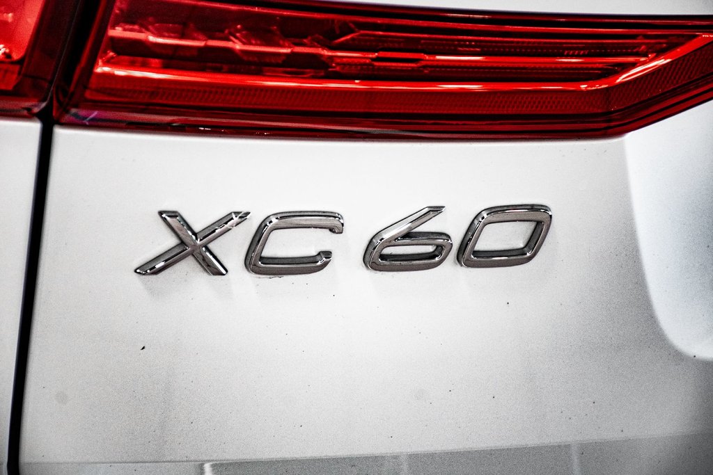 Volvo XC60 B6 MOMENTUM AWD CUIR TOIT PANO NAV CAMERA 2022 à Montréal, Québec - 10 - w1024h768px