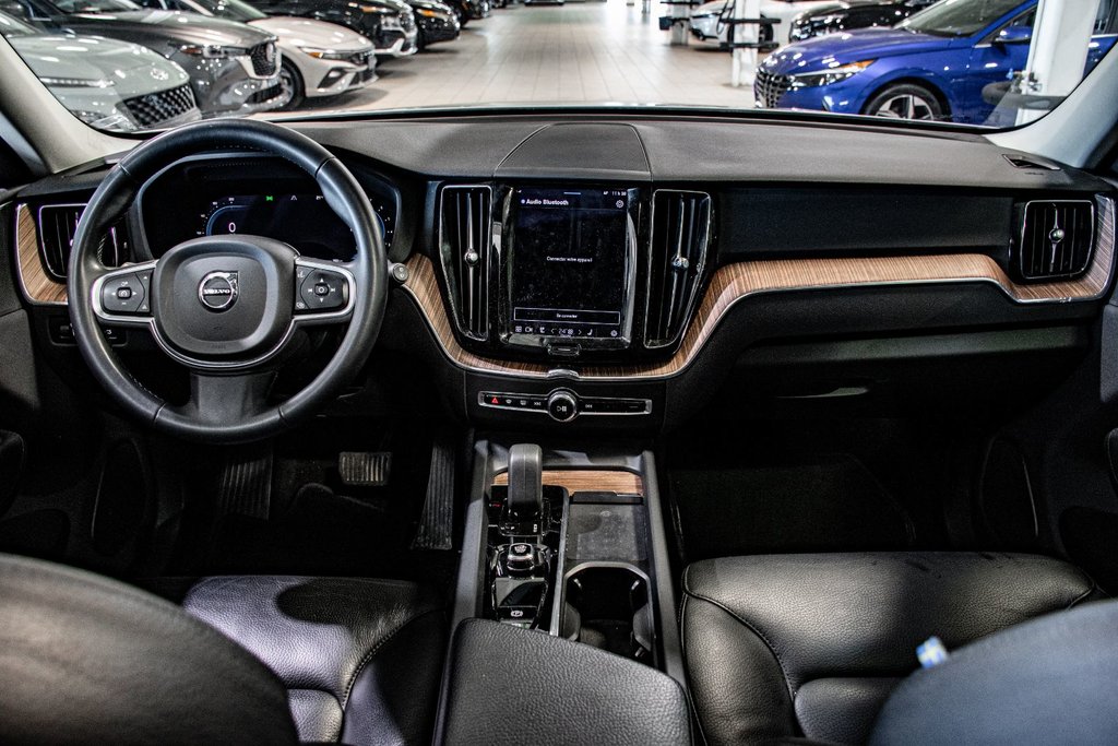 Volvo XC60 B6 MOMENTUM AWD CUIR TOIT PANO NAV CAMERA 2022 à Montréal, Québec - 21 - w1024h768px
