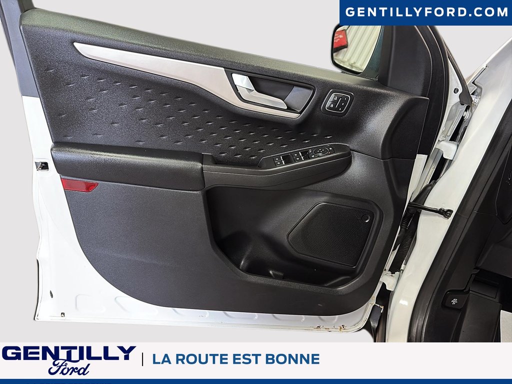 2020 Ford Escape SEL in Bécancour (Gentilly Sector), Quebec - 11 - w1024h768px