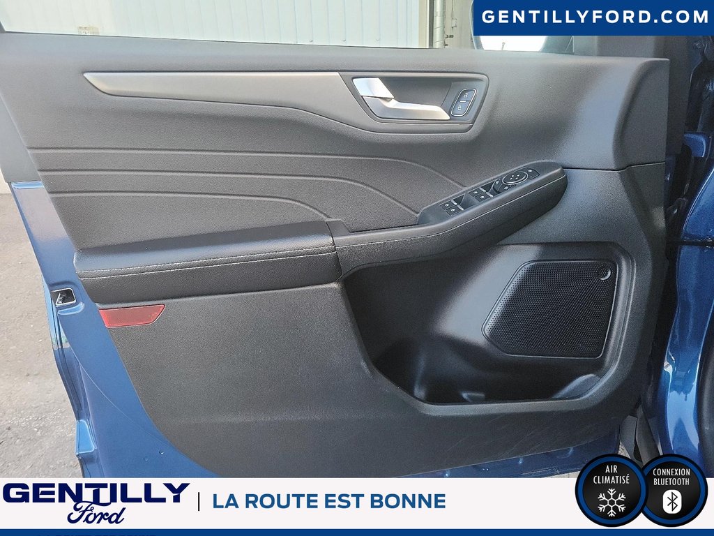 2023 Ford Escape PHEV in Bécancour (Gentilly Sector), Quebec - 10 - w1024h768px