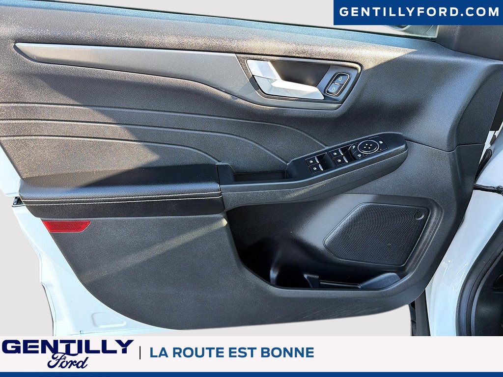 2023 Ford Escape PHEV in Bécancour (Gentilly Sector), Quebec - 11 - w1024h768px