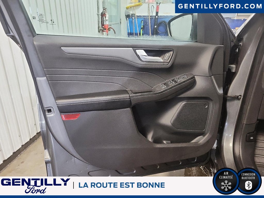 2025 Ford Escape PHEV in Bécancour (Gentilly Sector), Quebec - 11 - w1024h768px