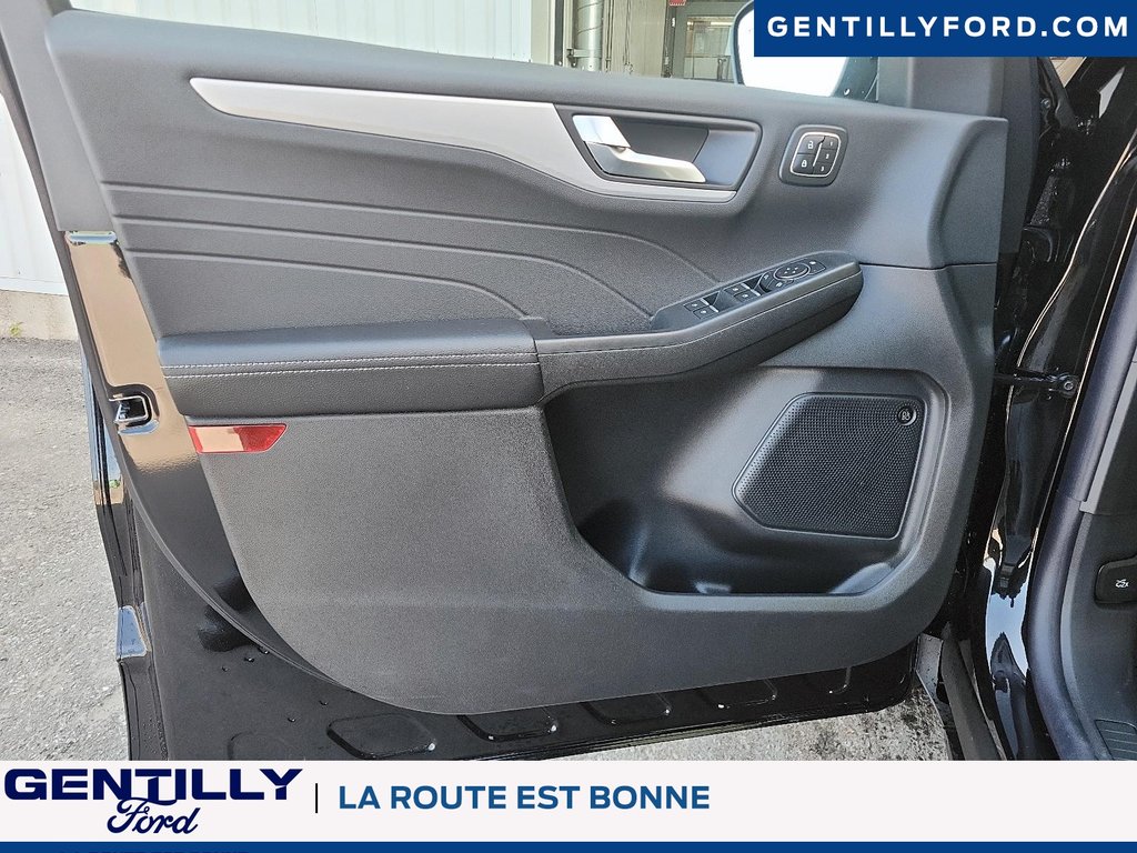 2025 Ford Escape PHEV in Bécancour (Gentilly Sector), Quebec - 10 - w1024h768px