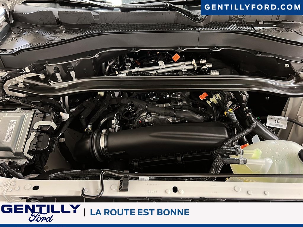 2025 Ford Explorer ST-Line in Bécancour (Gentilly Sector), Quebec - 8 - w1024h768px