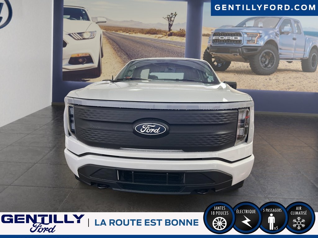 2025 Ford F-150 Lightning XLT in Bécancour (Gentilly Sector), Quebec - 2 - w1024h768px