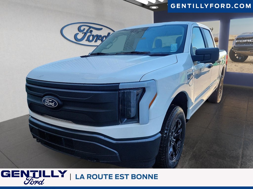 2025 Ford F-150 Lightning Pro in Bécancour (Gentilly Sector), Quebec - 1 - w1024h768px