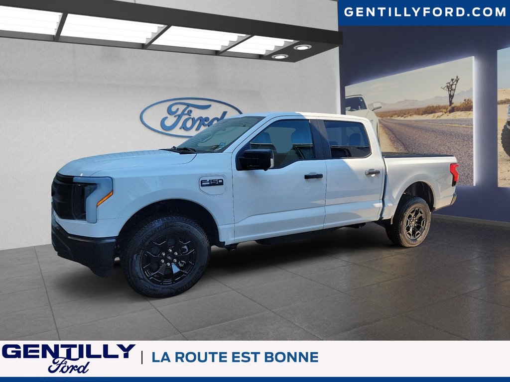 2025 Ford F-150 Lightning Pro in Bécancour (Gentilly Sector), Quebec - 5 - w1024h768px