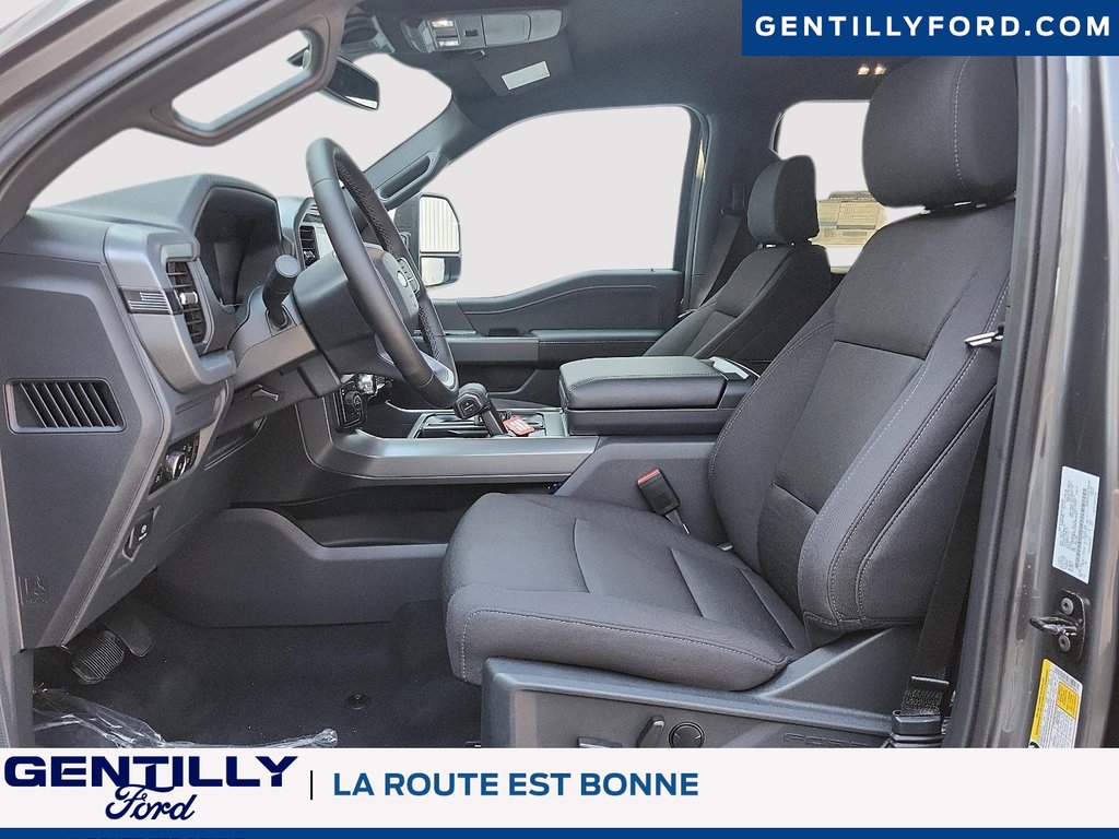 2025 Ford F-150 XLT in Bécancour (Gentilly Sector), Quebec - 8 - w1024h768px